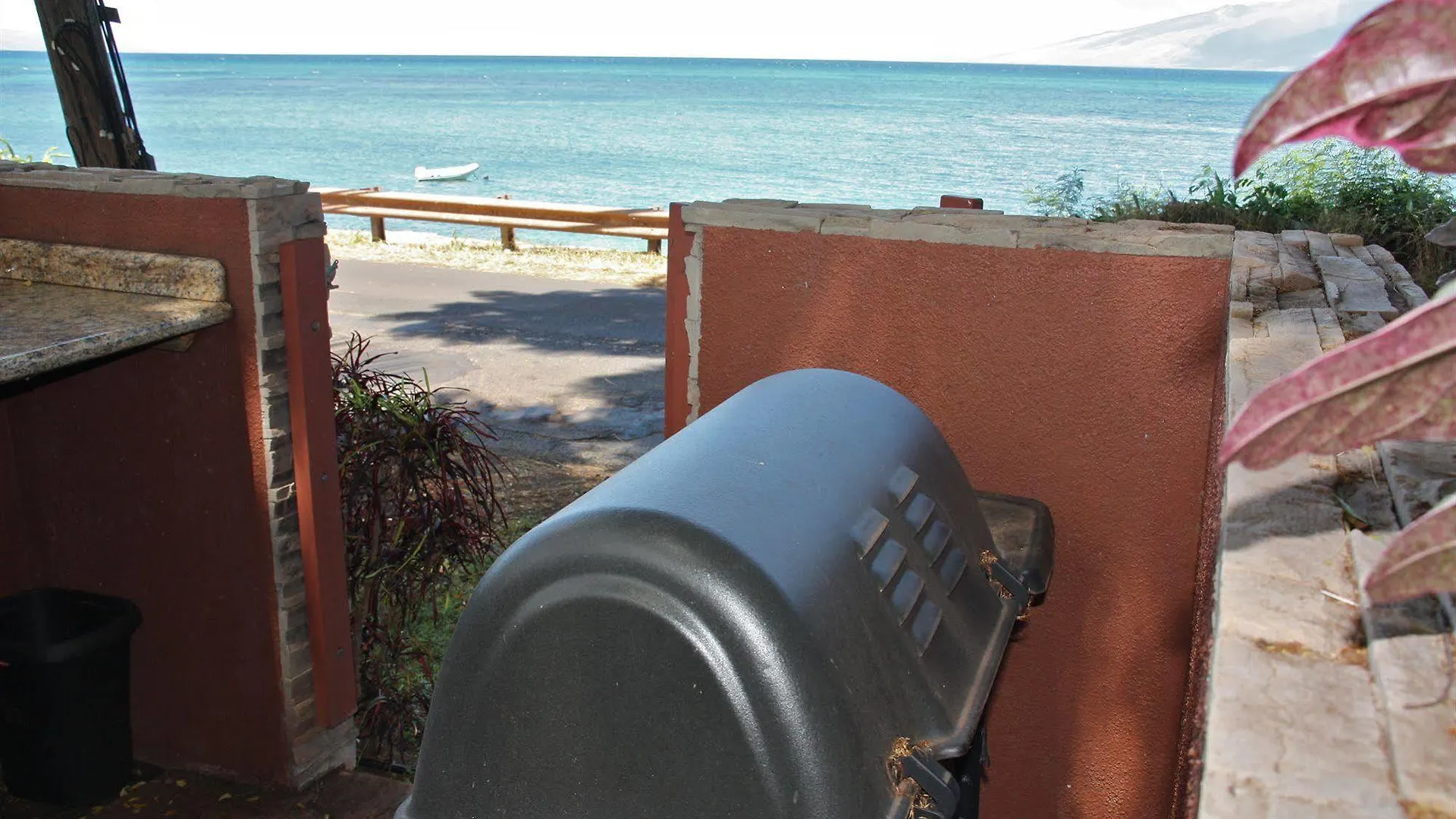 Maui Beach House B & B Kahana